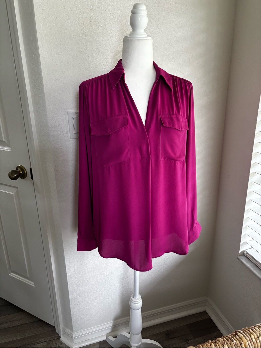 NWT / Ann Taylor / Covered Button Camp Shirt / Magenta / M